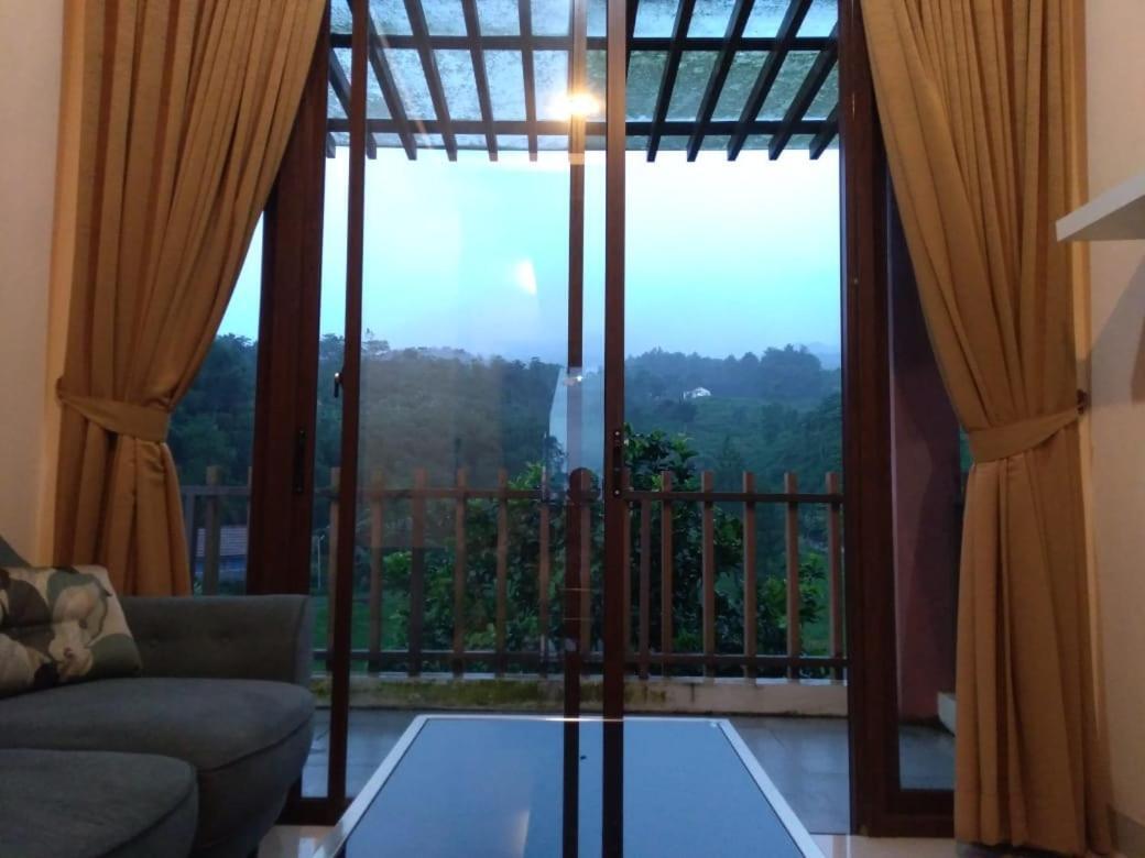 Bogor Tenjolaya Park Villa Bagian luar foto