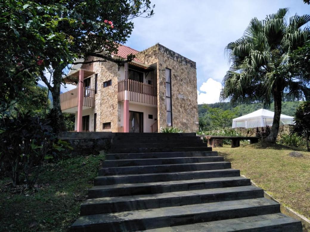 Bogor Tenjolaya Park Villa Bagian luar foto